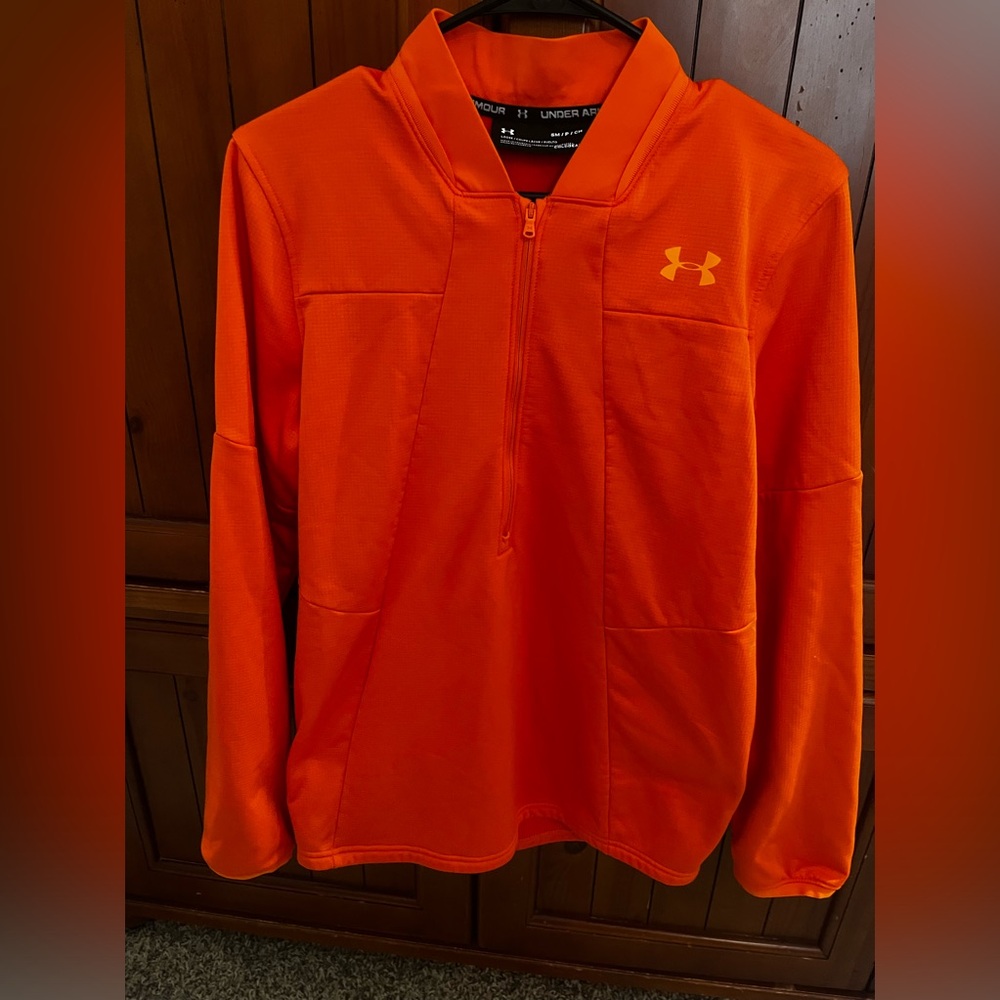 Men’s under Armour 3/4 zip pull over. Loose fit, ColdGear.